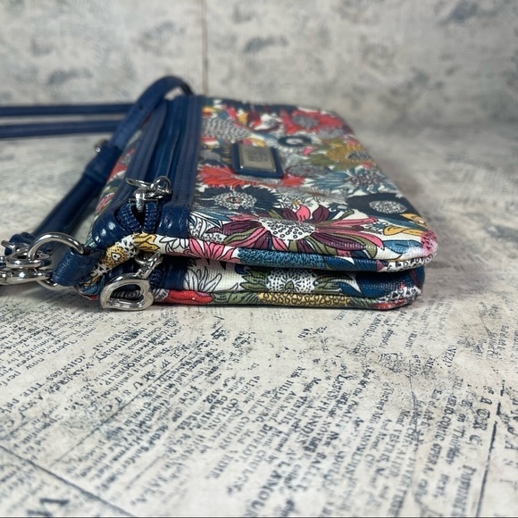 GIGI HILL CROSSBODY BAG - Picture 3 of 14